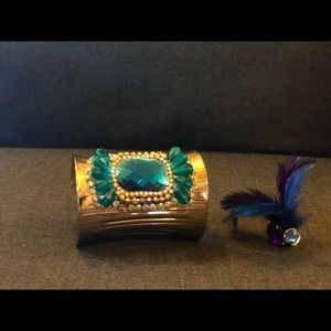 Gold set bracelet & ring.